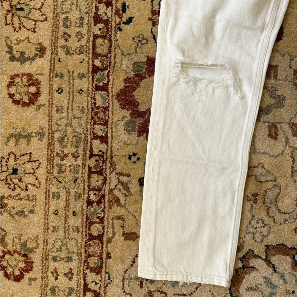 Agolde Riley Distressed Crop Jeans - Picture 9 of 10